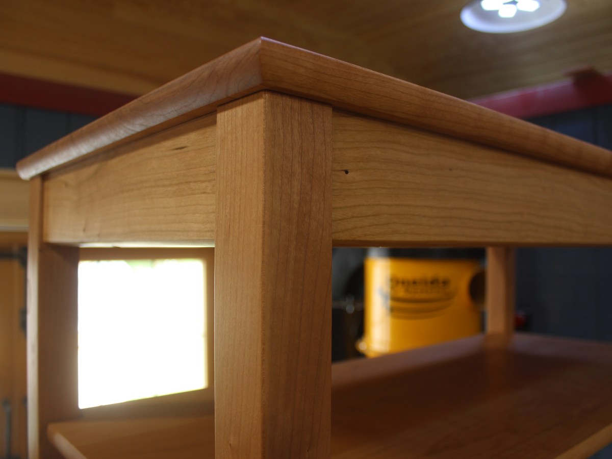 Traditional Cherry Bookshelf: Style and Storage&nbsp;Combined