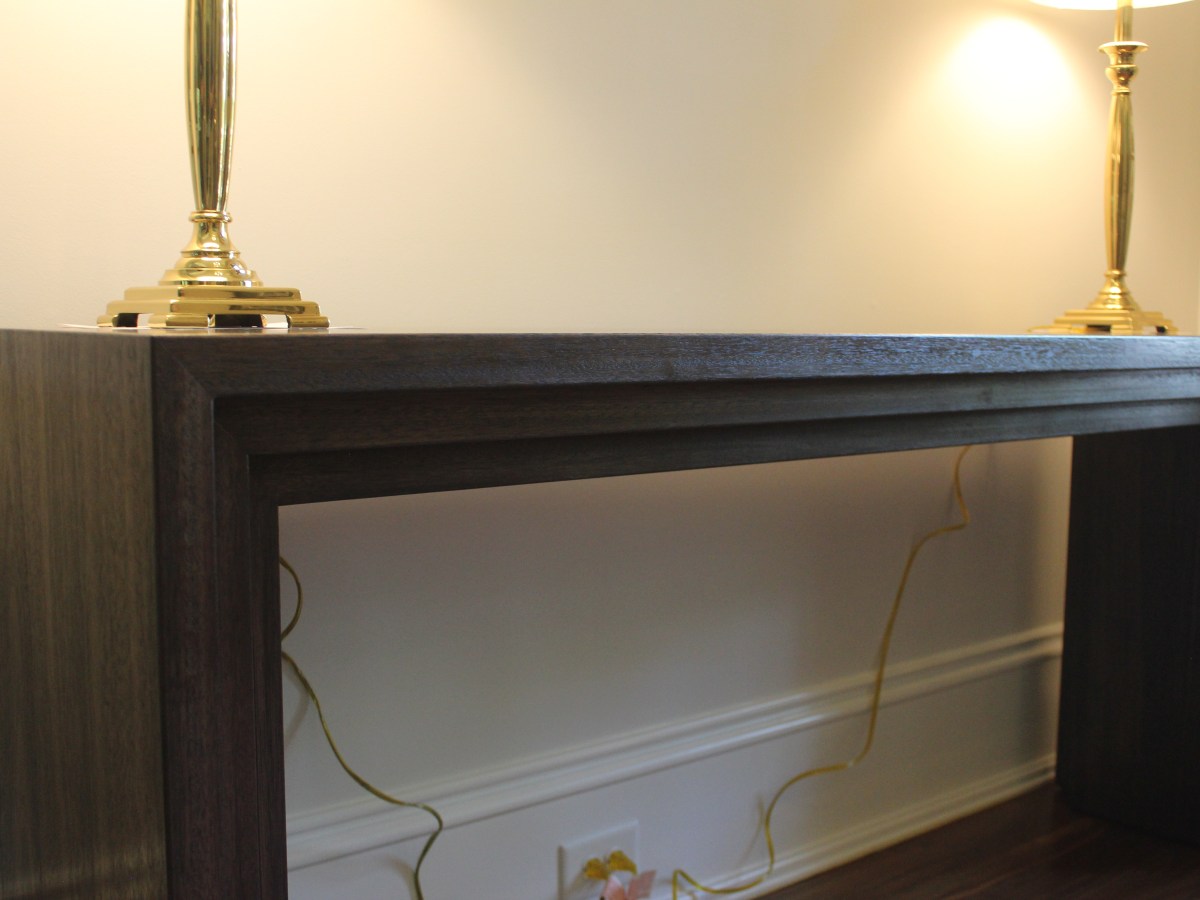 Stylish Waterfall Console Table for Modern&nbsp;Homes
